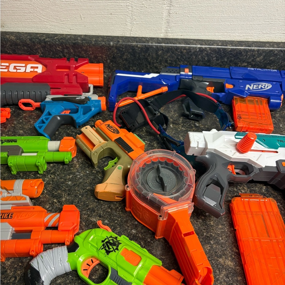 NERF bundle. - Picture 4 of 9